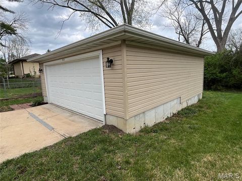 Tiny photo for 512 Bryan Avenue, Kirkwood, MO 63122 (MLS # 26026742)