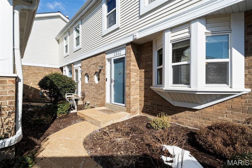 Welcome to this wonderful townhome in the desirable area of Chesterfield! With so much to offer, this home is sure to please! Bright and open with amazing views of the lake make you feel like you are surrounded by nature. This 2 Bedroom, 1 1/2 bath townhome has a spacious layout, modern updates, fresh paint and new lighting throughout. This home also includes new carpet and baseboards on upper level plus a finished lower level making it move-in ready!
Perfect for relaxing in this serene environment, the great room includes a pretty gas fireplace, a soaring vaulted ceiling and a wonderful outside deck overlooking the lake! The kitchen features painted cabinetry, granite countertops, stainless steel appliances and leads into the dining area with custom lighting and a sunny bay window seat. The main floor bathroom has been tastefully remodeled in 2025! Upstairs is the large primary bedroom suite with a wall of windows and plenty of closet space. The full bathroom has a generous counter top, a closet and open to both bedrooms .The 2nd bedroom has 2 windows and 2 closets!  There is additional living space in the finished lower level that walks out to the patio which is perfect for entertaining and relaxing. With over 2226 sq ft of finished living space and a 1 car garage plus extra parking, this townhome will appeal to a savy buyer!
The HOA covers exterior maintenance including newer roof. In a prime location within Parkway schools, close to premier shopping, Target, Home Goods, Whole Foods, Schnucks, Dierbergs, Starbucks, Fun Dining, Hospitals and more!
It is just off Clayton Rd, near 141 and 40/64.