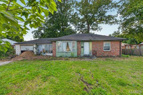 Tiny photo for 711 Chopin Drive, Kirkwood, MO 63122 (MLS # 26033702)