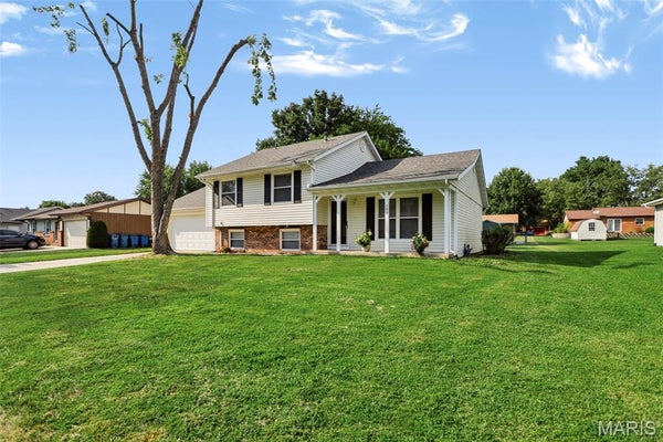 203 MEADOW DR, TROY, IL 62294 - Image a13486b9c8fa2019418d4e8c17d42e84/3858212767