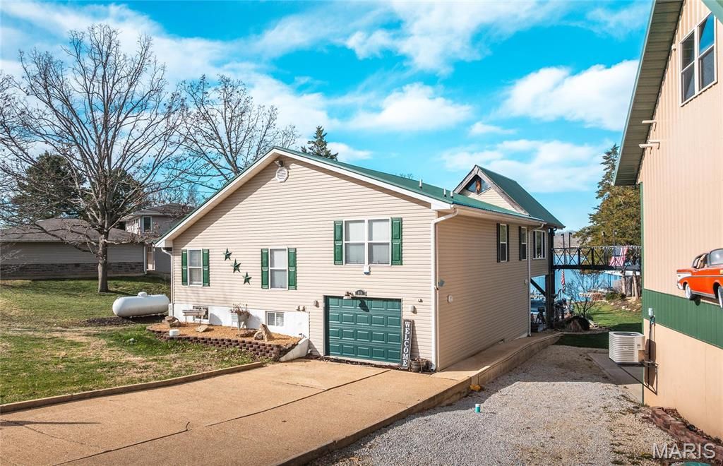Photo of 919 Lakeshore Drive, Cuba, MO 65453 (MLS # 26028448)