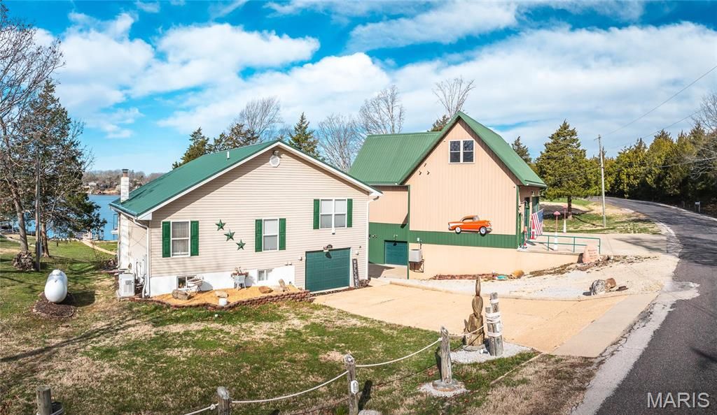 Photo of 919 Lakeshore Drive, Cuba, MO 65453 (MLS # 26028448)
