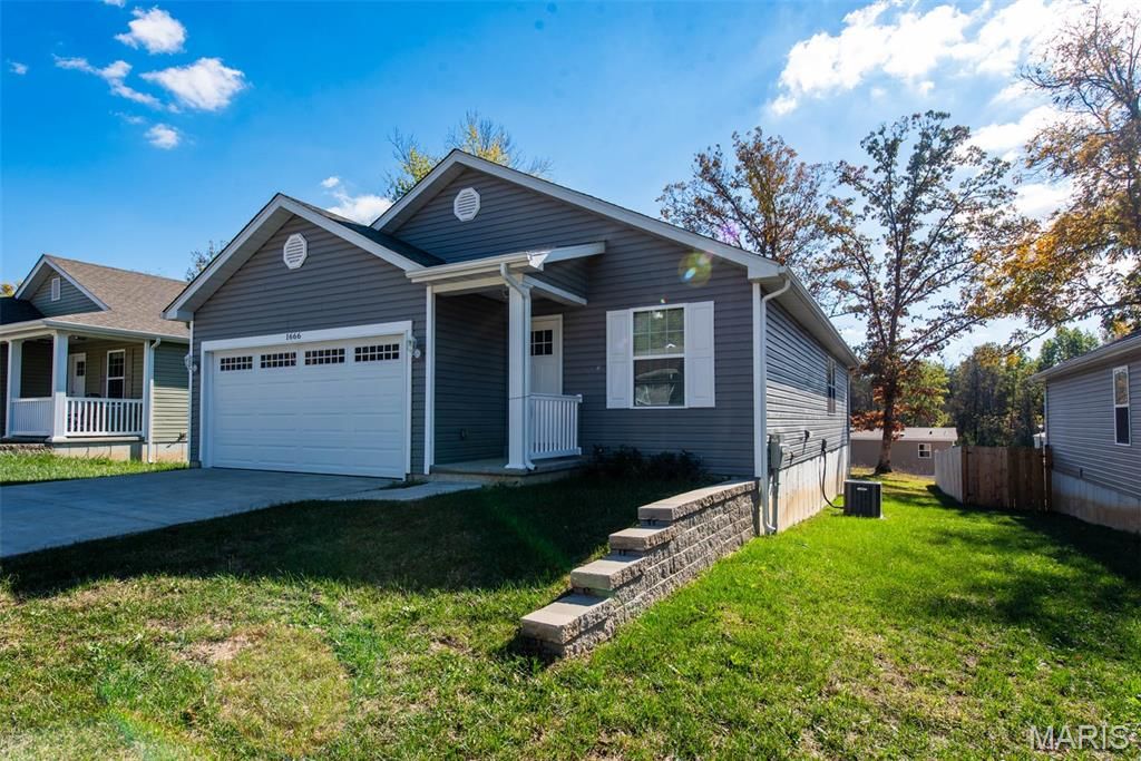 Photo of 1666 Missouri Avenue, Pacific, MO 63069 (MLS # 25072772)