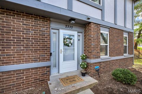 2330 Seven Pines Drive St Louis MO 63146