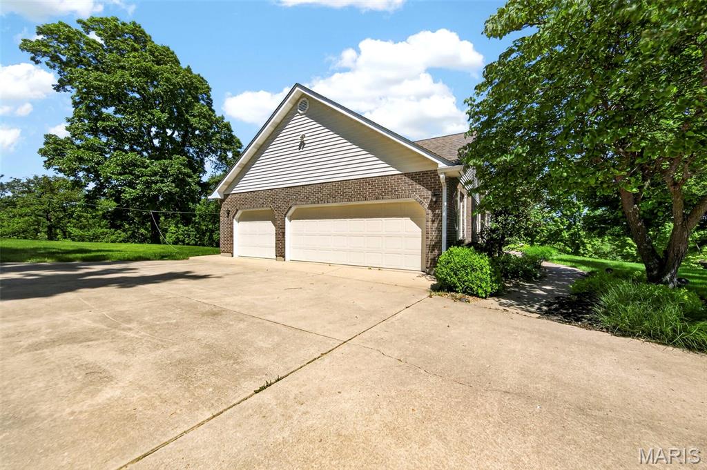 101 Hilltop Court