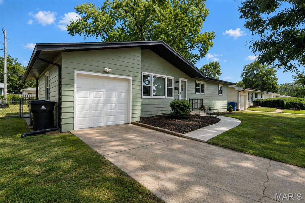 1305 Lindsay Lane