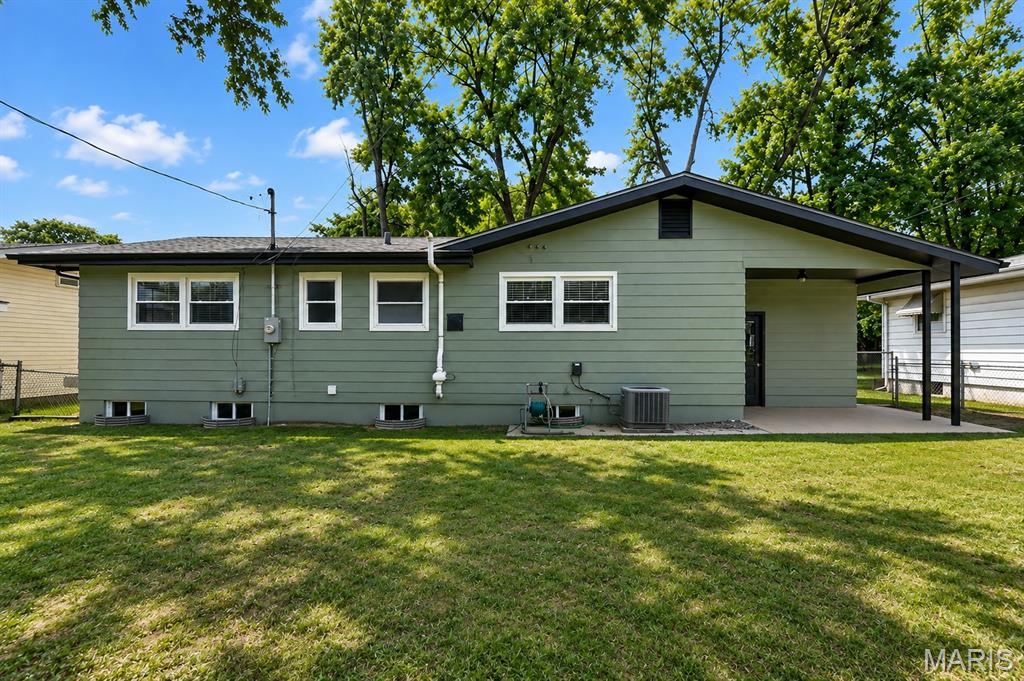 1305 Lindsay Lane