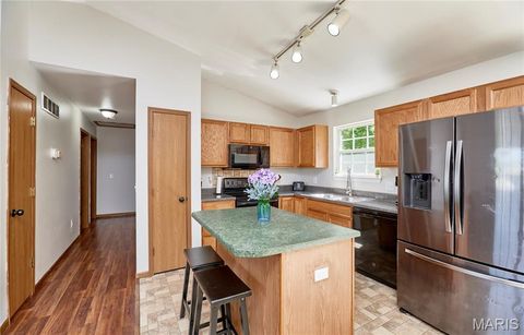 Tiny photo for 324 Parkway Drive, Troy, MO 63379 (MLS # 26028934)