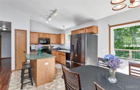 Tiny photo for 324 Parkway Drive, Troy, MO 63379 (MLS # 26028934)