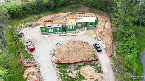 Photo of 11758 Westham Drive, Town and Country, MO 63131 (MLS # 25048585)