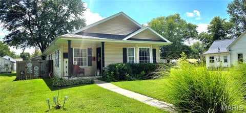Photo of 604 W Broadway Street, Steeleville, IL 62288 (MLS # 26046128)