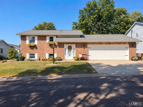 Photo of 95 Sunray Drive, Highland, IL 62249 (MLS # 26059133)