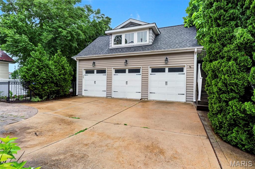 407 E Argonne Drive