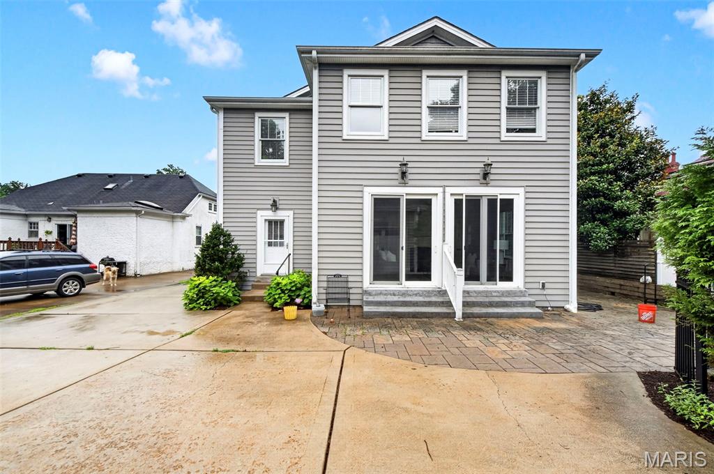 407 E Argonne Drive