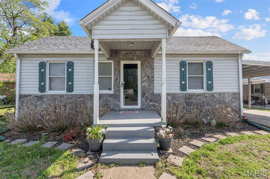 Whether you’re looking to simplify or expand your investment portfolio, this property is full of opportunity. With a fenced yard and a 24x36 Morton shop, there’s plenty of functional space for storage, hobbies, equipment, or workshop use. Ideal for downsizing, first-time ownership, or rental potential, this property offers flexibility and value in one convenient package.