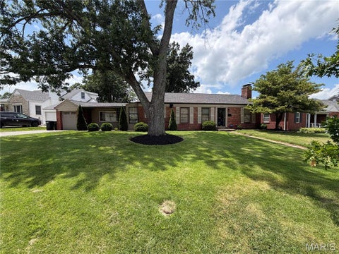 Photo of 9360 Parkside Drive, Brentwood, MO 63144 (MLS # 26059744)