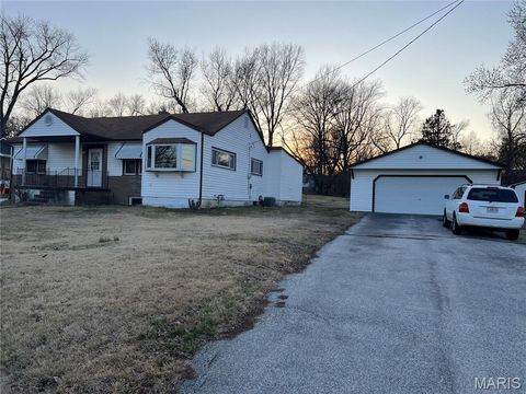 Tiny photo for 19 Shumate Avenue, St Ann, MO 63043 (MLS # 26018332)