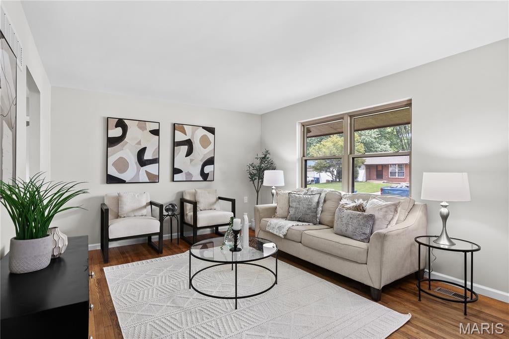 3239 Greenwich Lane