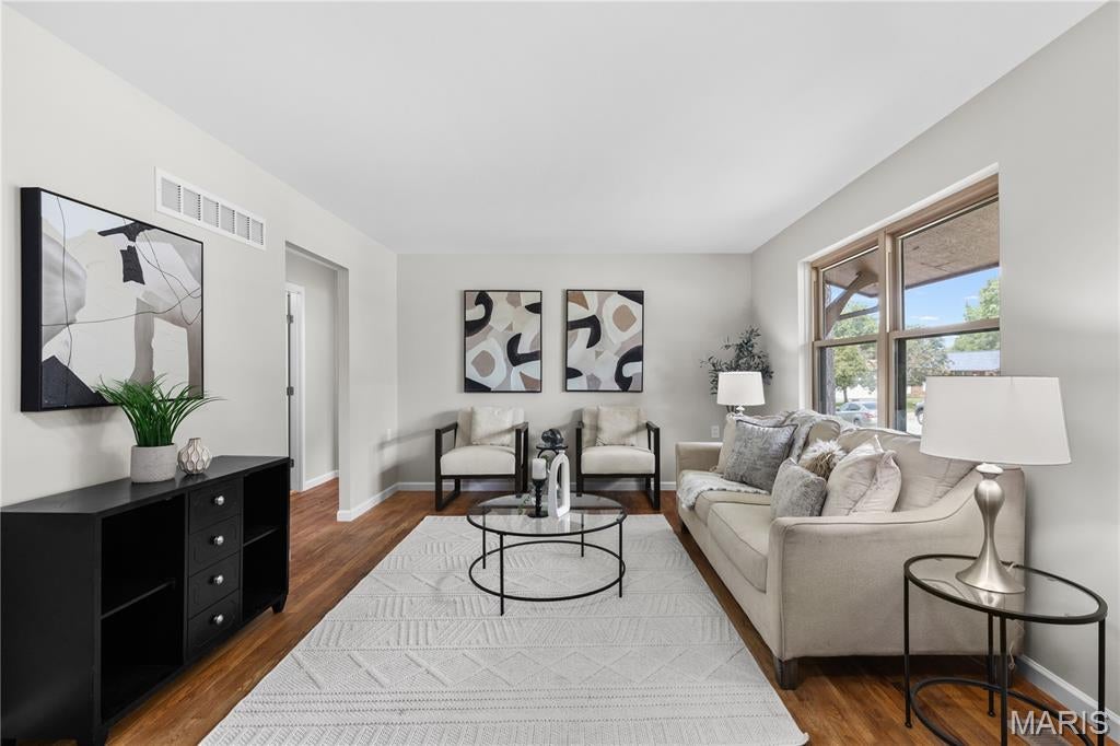 3239 Greenwich Lane