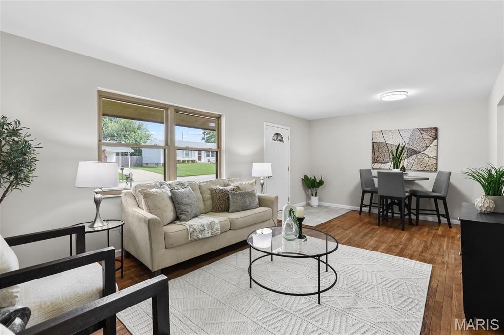 3239 Greenwich Lane