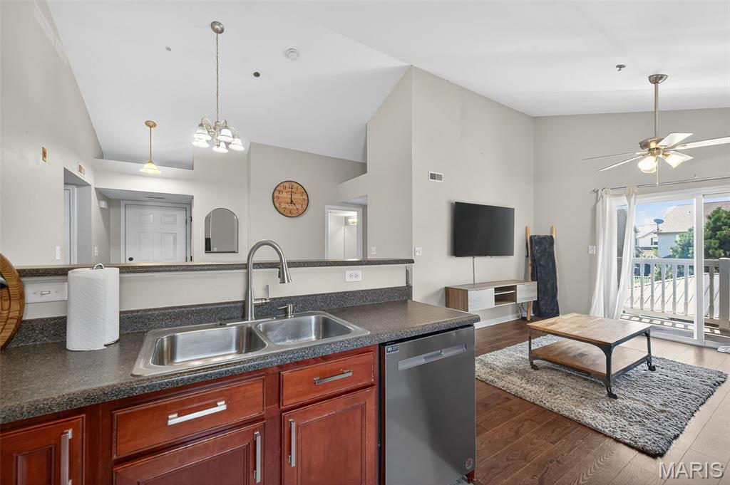 Springhurst Terrace #5 - Residential