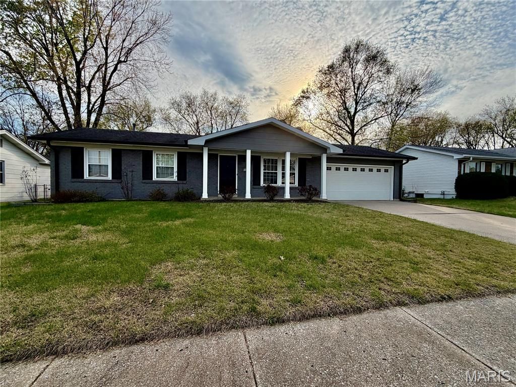 Photo of 2417 Headland Drive, St Charles, MO 63301 (MLS # 26020807)