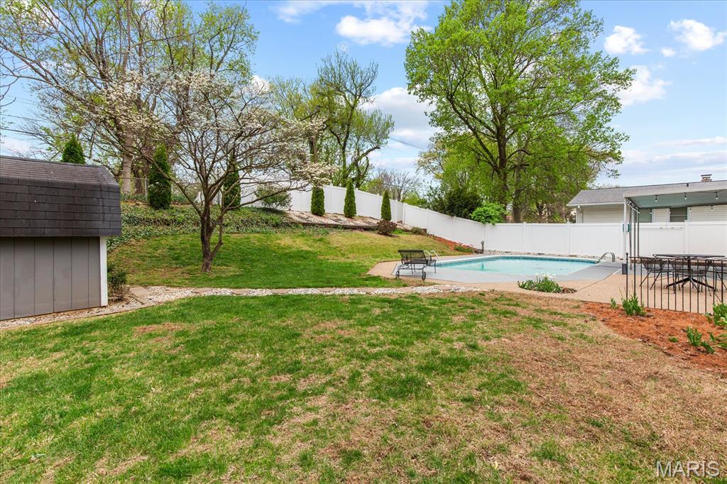 Elmwood Manor #7 - Residential