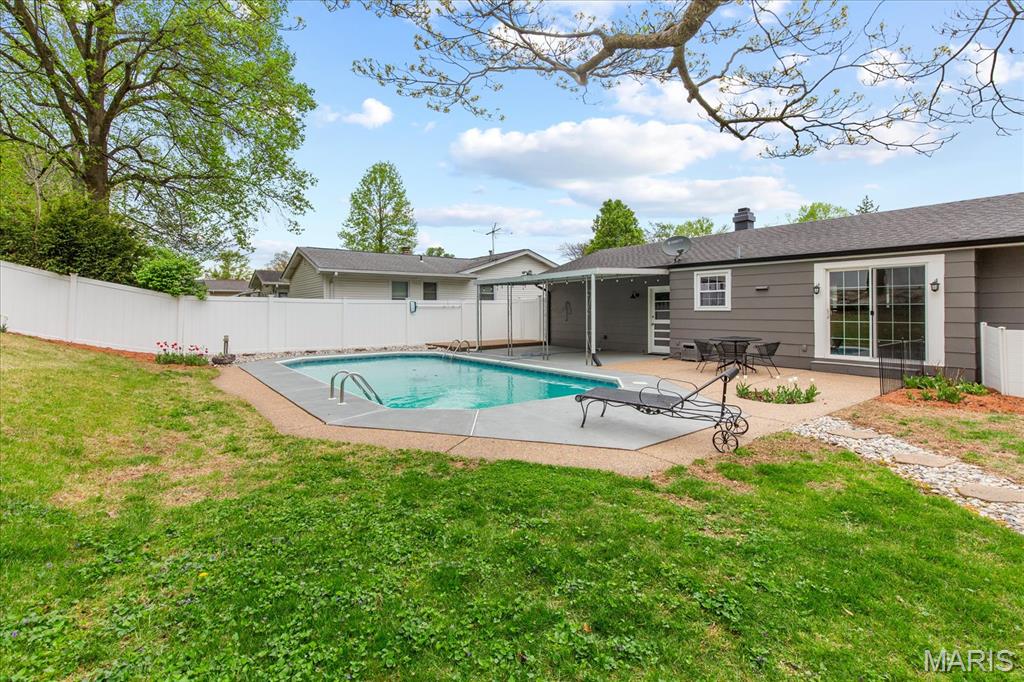 Elmwood Manor #7 - Residential