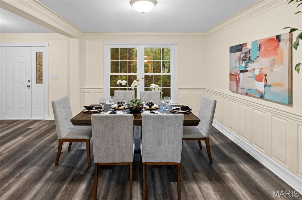 East Alton, Illinois 62024, United States, 3 Bedrooms Bedrooms, ,4 BathroomsBathrooms,Residential,Pending,148418