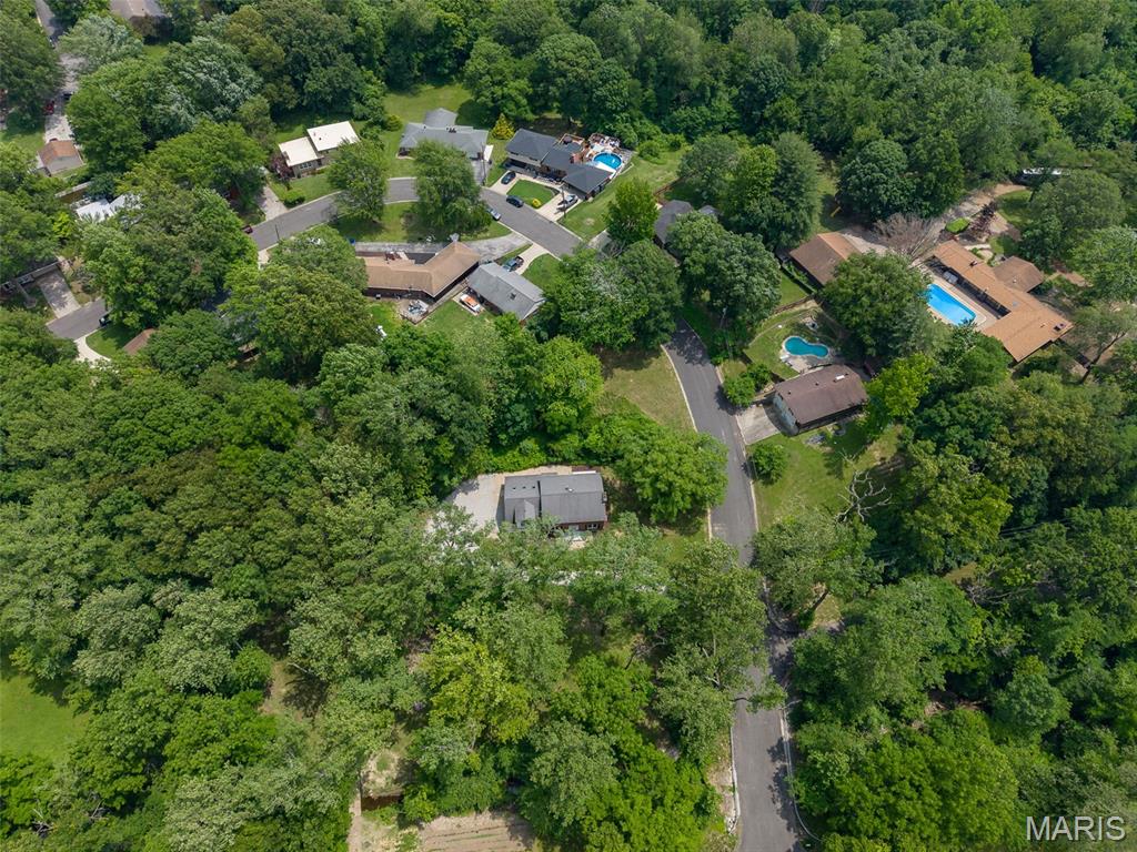 East Alton, Illinois 62024, United States, 3 Bedrooms Bedrooms, ,4 BathroomsBathrooms,Residential,Pending,148418