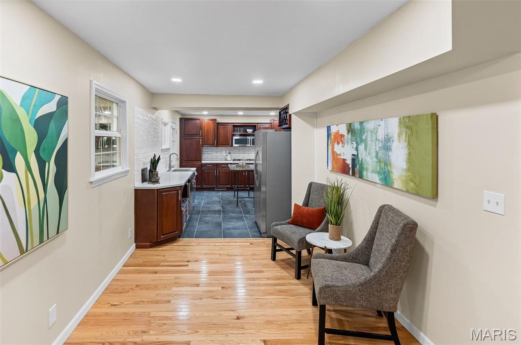 East Alton, Illinois 62024, United States, 3 Bedrooms Bedrooms, ,4 BathroomsBathrooms,Residential,Pending,148418