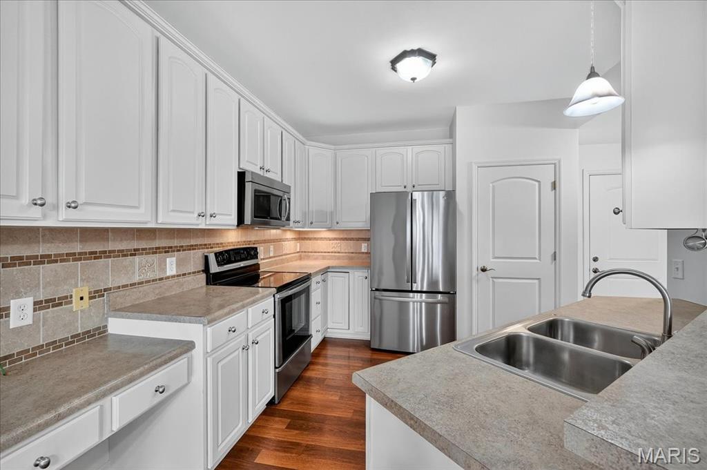 St Charles, Missouri 63303, United States, 2 Bedrooms Bedrooms, ,2 BathroomsBathrooms,Residential,Active,216472