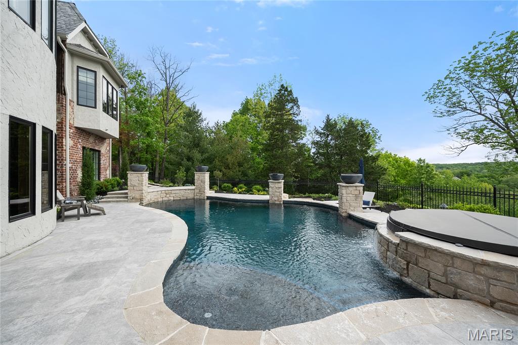 St. Albans Bluffs - Residential