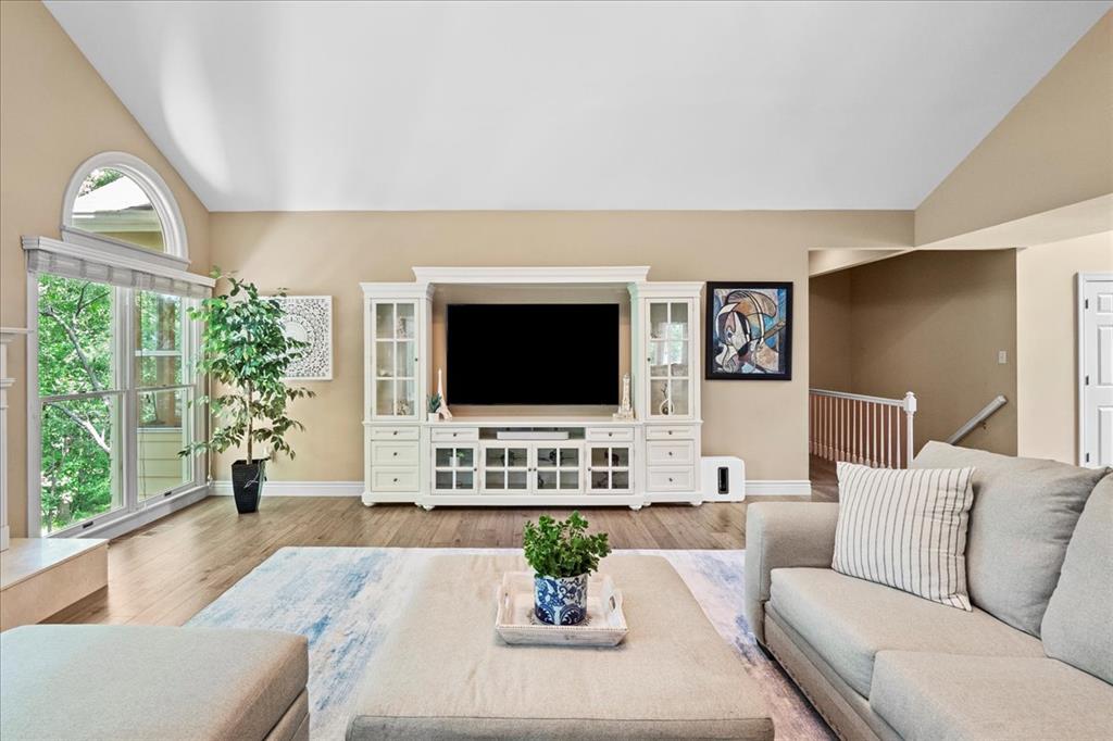 Wildwood, Missouri 63011, United States, 5 Bedrooms Bedrooms, ,3 BathroomsBathrooms,Residential,Pending,139692