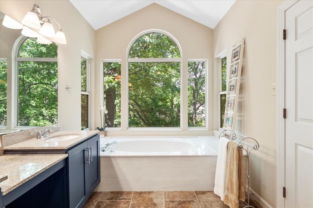 Wildwood, Missouri 63011, United States, 5 Bedrooms Bedrooms, ,3 BathroomsBathrooms,Residential,Pending,139692