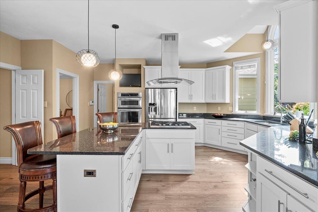 Wildwood, Missouri 63011, United States, 5 Bedrooms Bedrooms, ,3 BathroomsBathrooms,Residential,Pending,139692