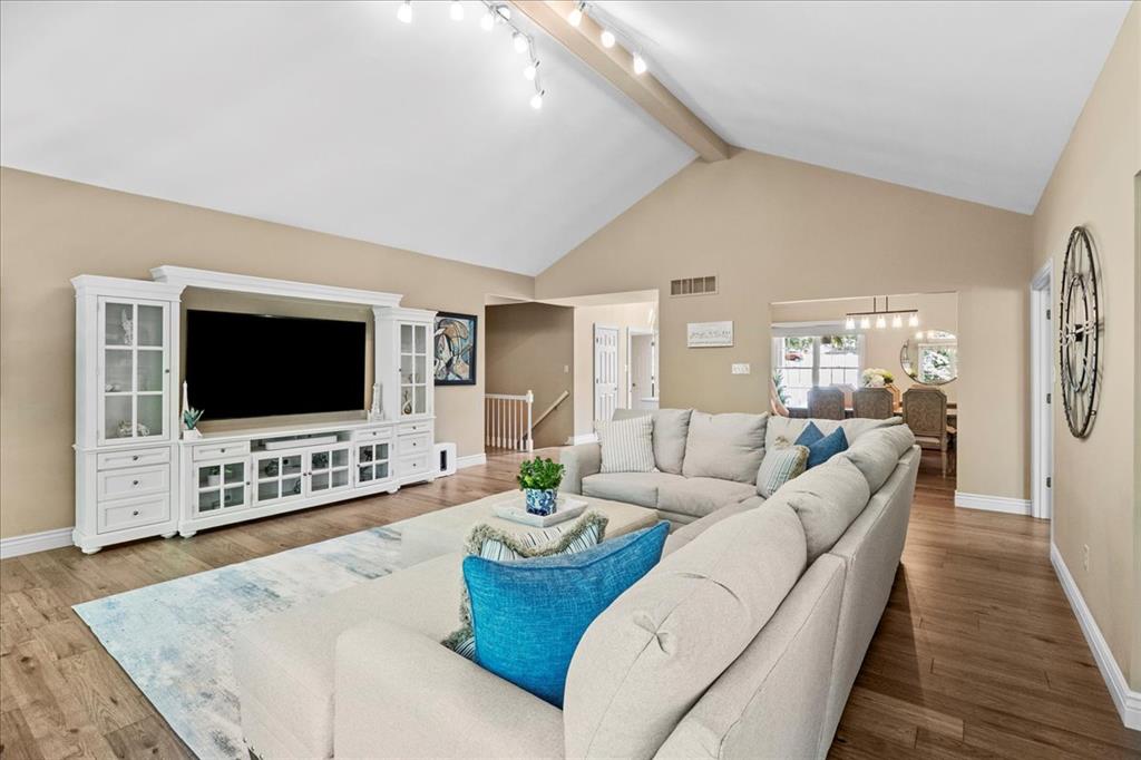 Wildwood, Missouri 63011, United States, 5 Bedrooms Bedrooms, ,3 BathroomsBathrooms,Residential,Pending,139692