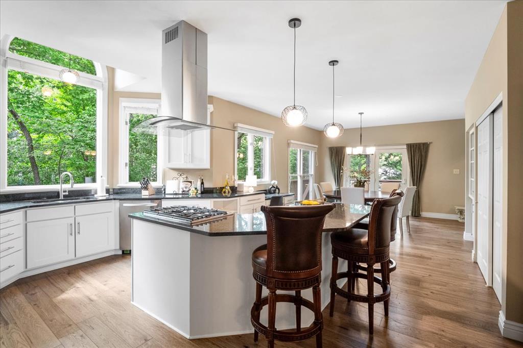 Wildwood, Missouri 63011, United States, 5 Bedrooms Bedrooms, ,3 BathroomsBathrooms,Residential,Pending,139692