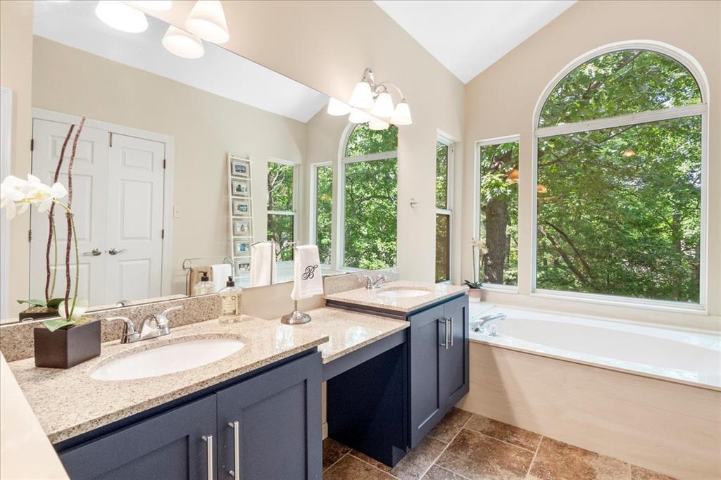 Wildwood, Missouri 63011, United States, 5 Bedrooms Bedrooms, ,3 BathroomsBathrooms,Residential,Pending,139692