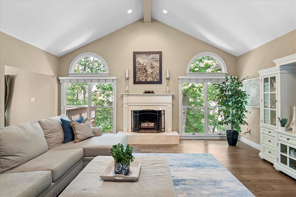 Wildwood, Missouri 63011, United States, 5 Bedrooms Bedrooms, ,3 BathroomsBathrooms,Residential,Pending,139692