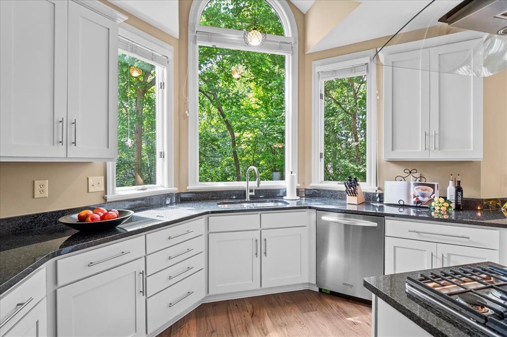 Wildwood, Missouri 63011, United States, 5 Bedrooms Bedrooms, ,3 BathroomsBathrooms,Residential,Pending,139692