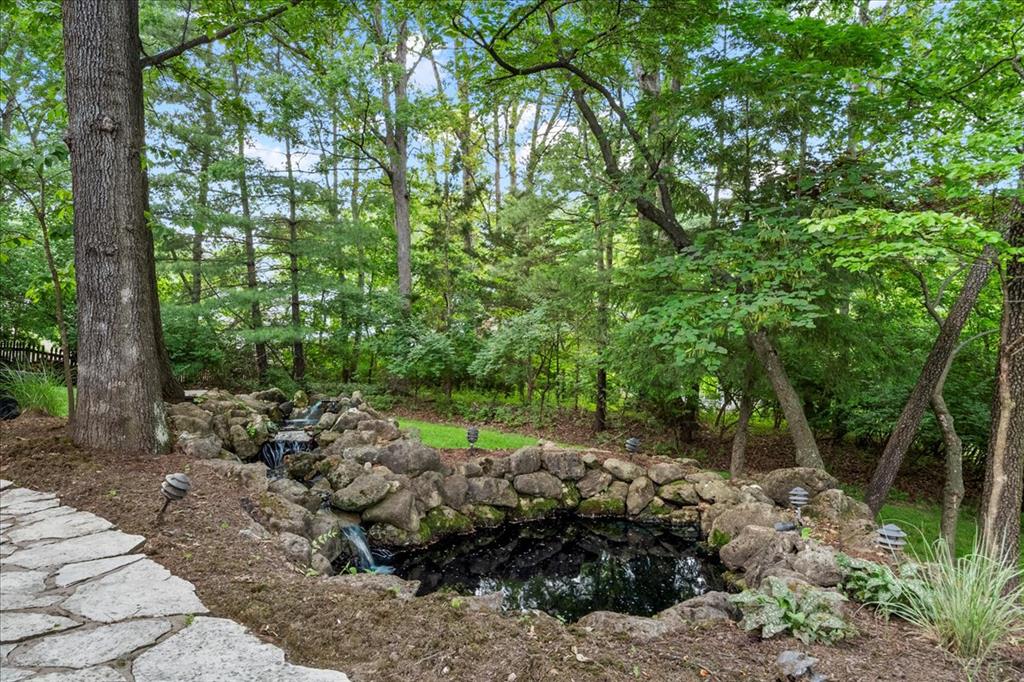 Wildwood, Missouri 63011, United States, 5 Bedrooms Bedrooms, ,3 BathroomsBathrooms,Residential,Pending,139692