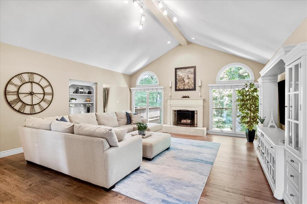 Wildwood, Missouri 63011, United States, 5 Bedrooms Bedrooms, ,3 BathroomsBathrooms,Residential,Pending,139692