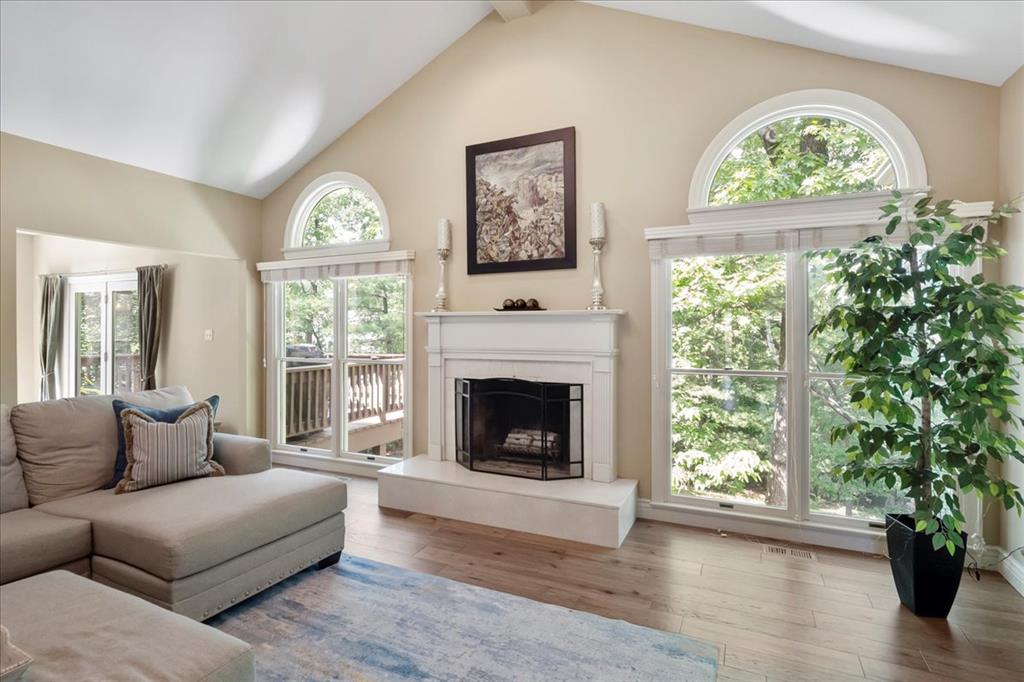 Wildwood, Missouri 63011, United States, 5 Bedrooms Bedrooms, ,3 BathroomsBathrooms,Residential,Pending,139692