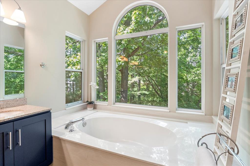 Wildwood, Missouri 63011, United States, 5 Bedrooms Bedrooms, ,3 BathroomsBathrooms,Residential,Pending,139692