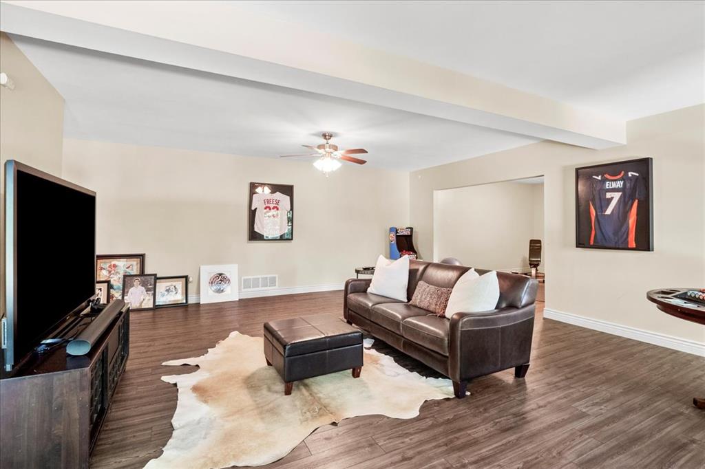 Wildwood, Missouri 63011, United States, 5 Bedrooms Bedrooms, ,3 BathroomsBathrooms,Residential,Pending,139692