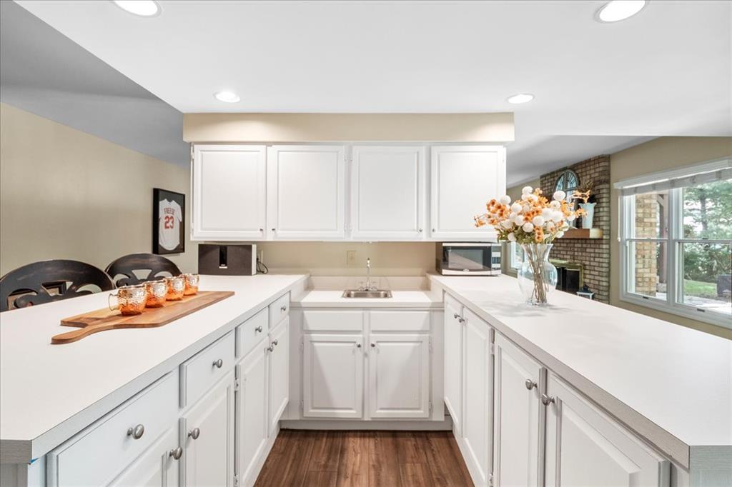 Wildwood, Missouri 63011, United States, 5 Bedrooms Bedrooms, ,3 BathroomsBathrooms,Residential,Pending,139692