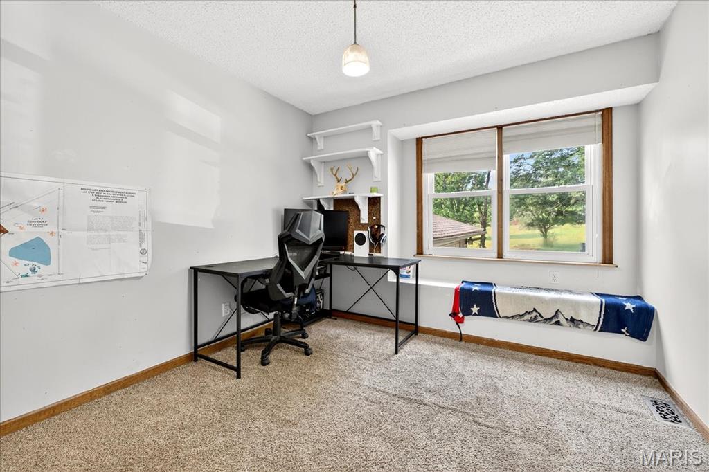 Wentzville, Missouri 63385, United States, 4 Bedrooms Bedrooms, ,3 BathroomsBathrooms,Residential,Active,187336