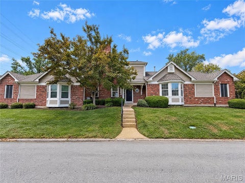 Tiny photo for 1927 Dewitt Ridge Drive, Chesterfield, MO 63017 (MLS # 26067610)