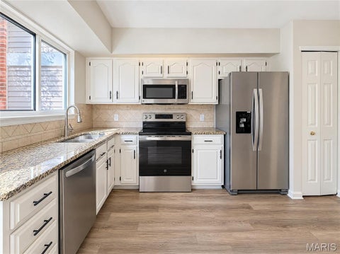 Tiny photo for 1927 Dewitt Ridge Drive, Chesterfield, MO 63017 (MLS # 26067610)